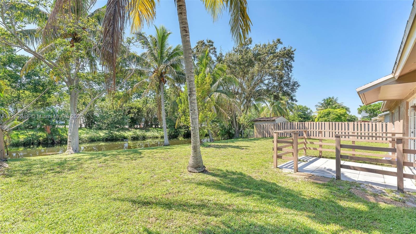 8400 NW 3rd St, Pembroke Pines FL 33024 photo 3