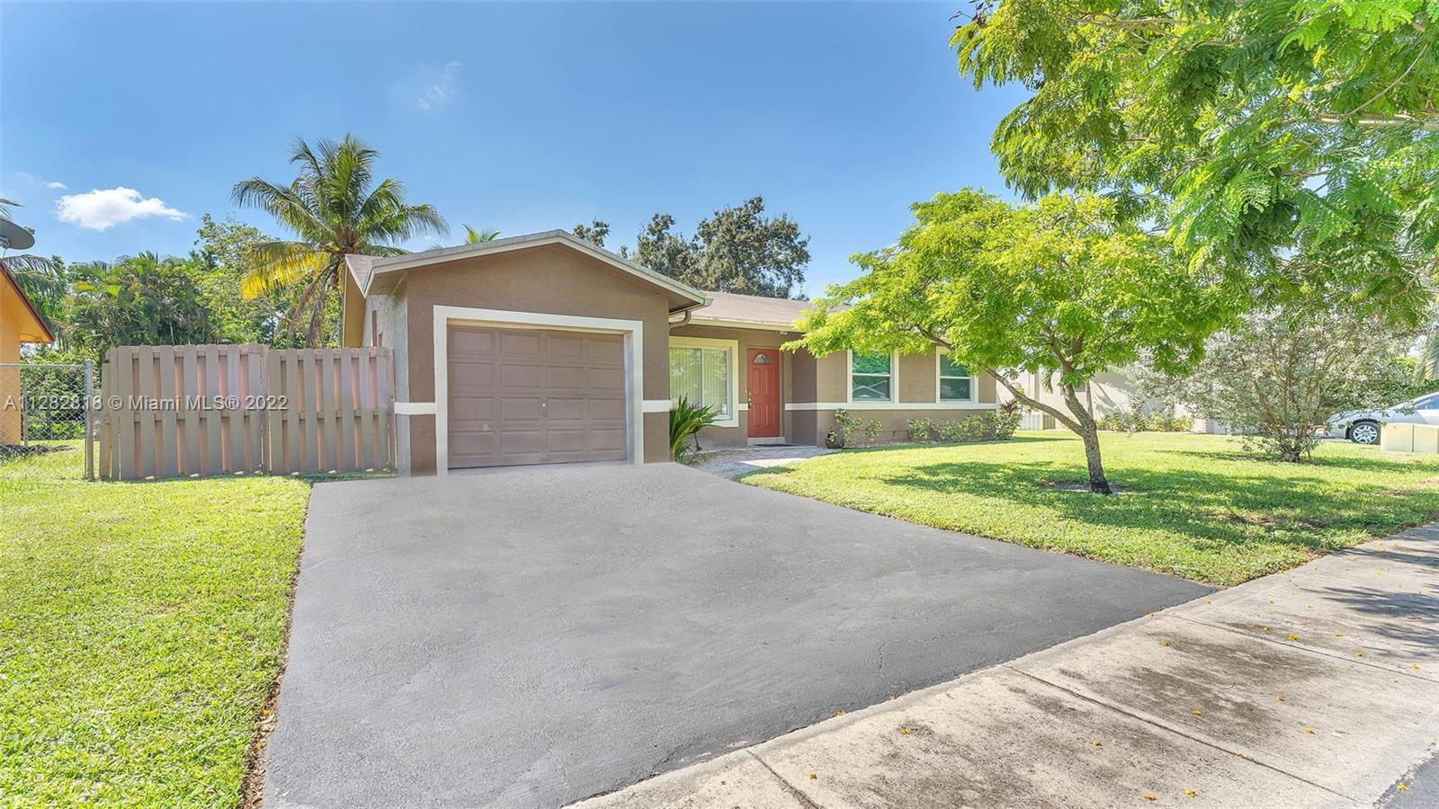 8400 NW 3rd St, Pembroke Pines FL 33024