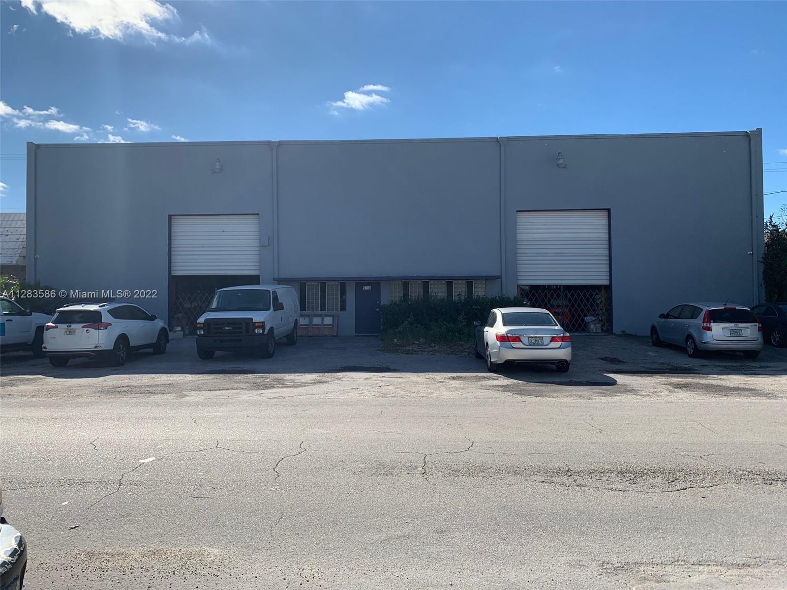 5710 Dewey St, Hollywood FL 33023