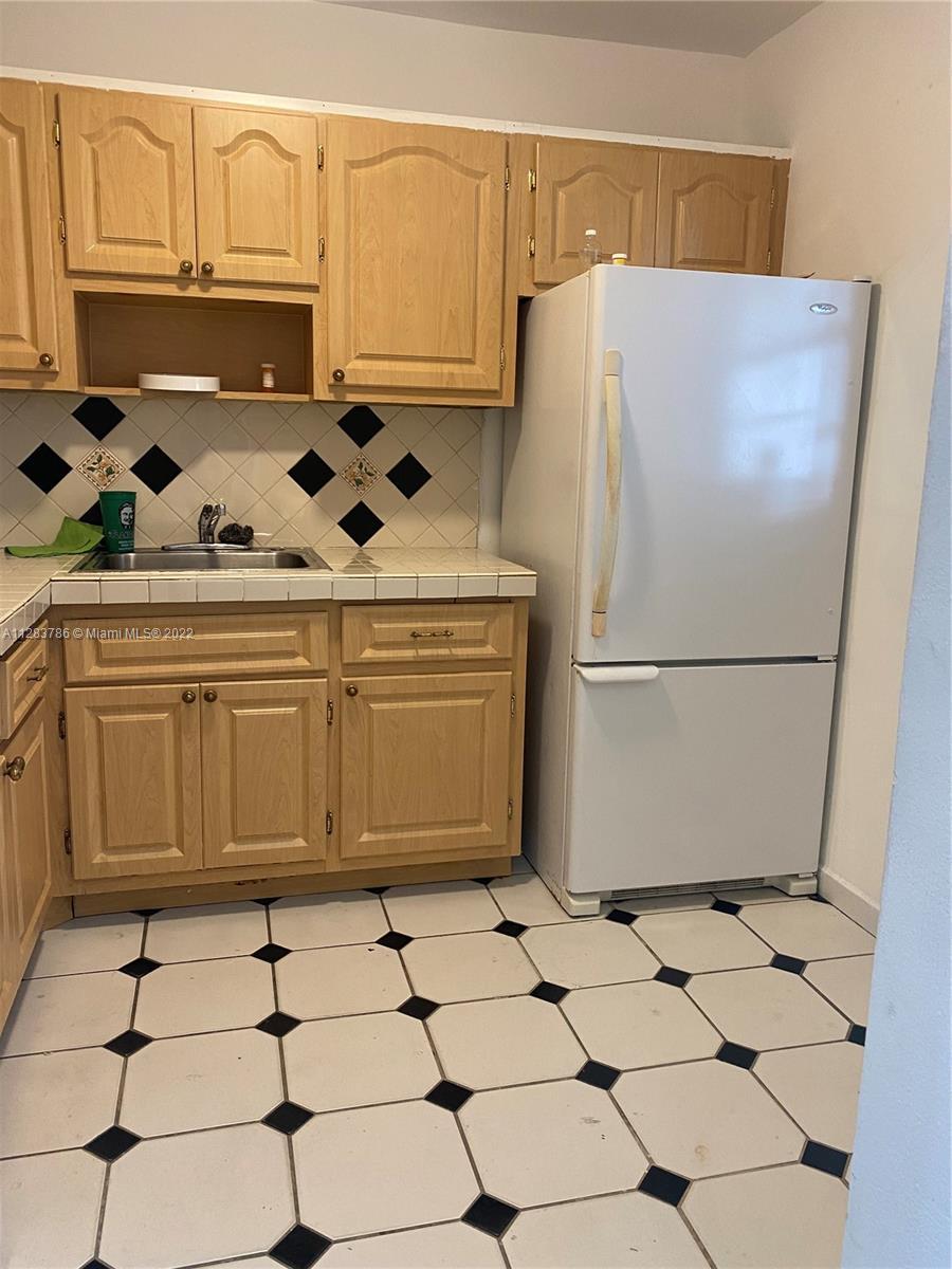 120 Royal Palm Rd # 302, Hialeah Gardens FL 33016 photo 2
