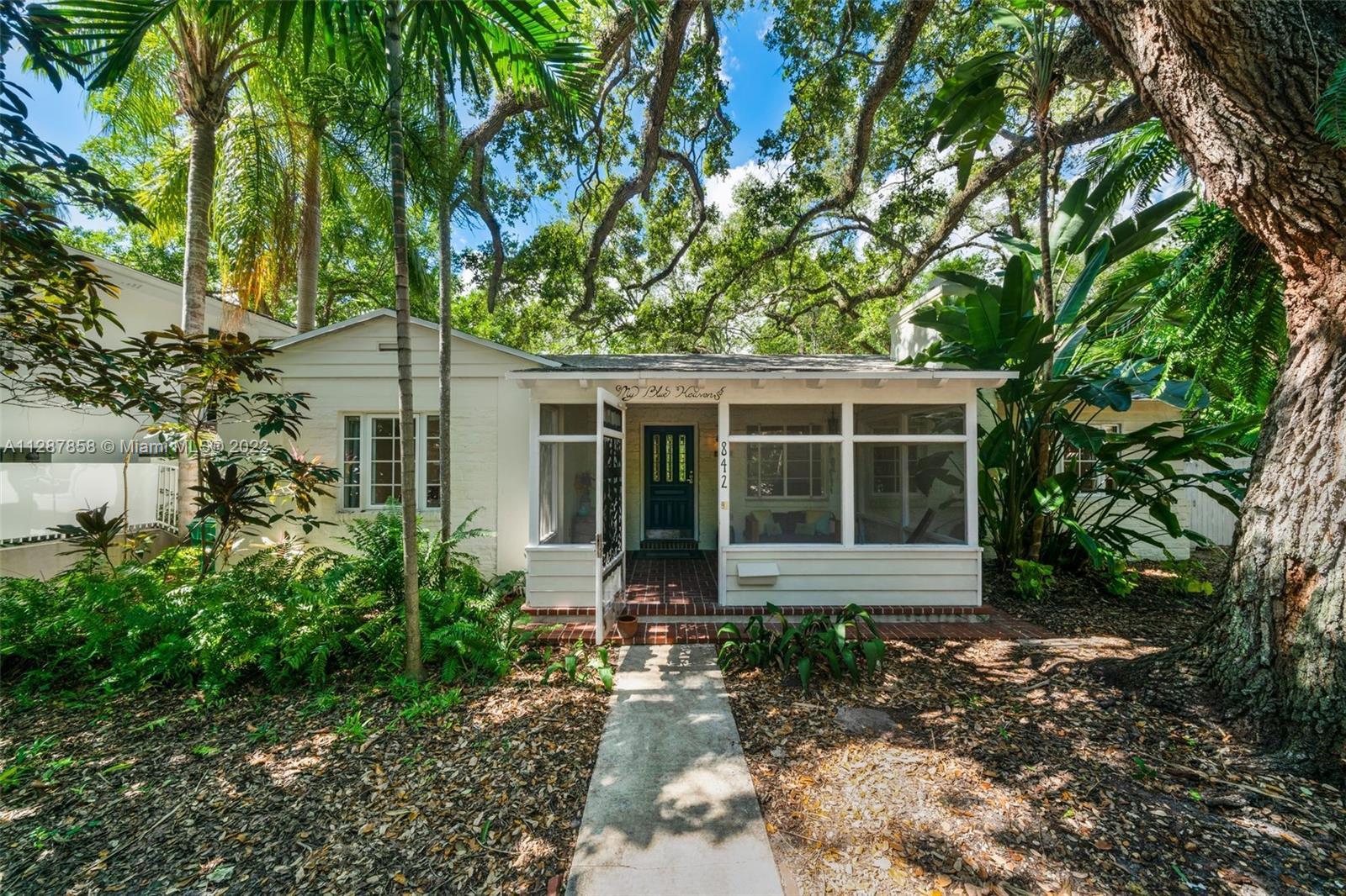 842 NW 9th Ct, Miami FL 33136 photo 4
