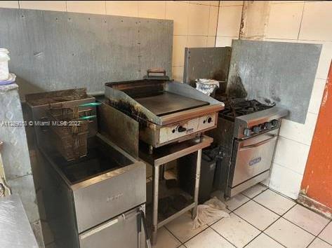 4486 Hallandale Beach Blvd, Pembroke Park FL 33023 photo 4