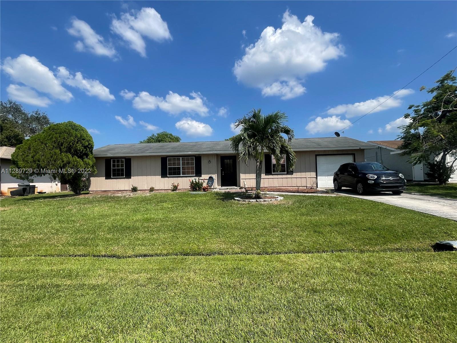 885 SE Odonnell Ln, Port St. Lucie FL 34983