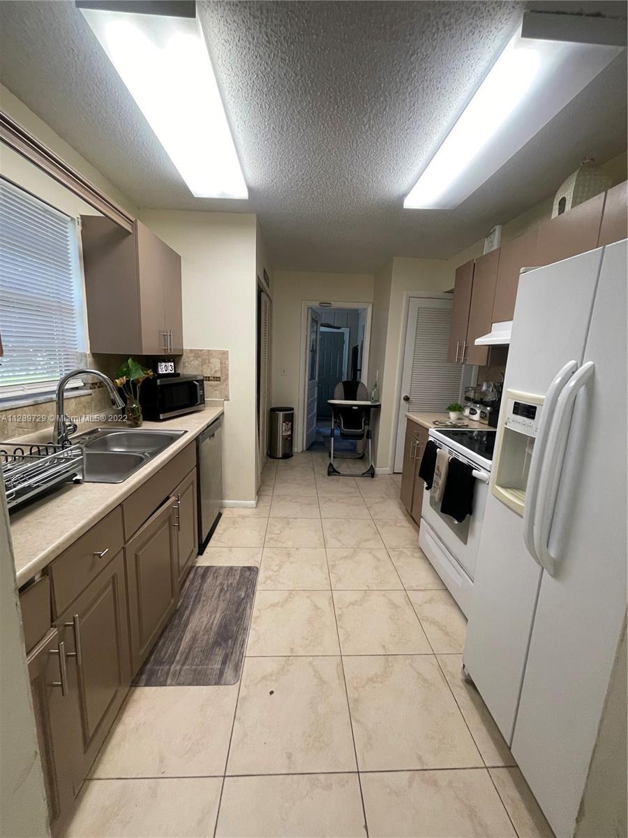 885 SE Odonnell Ln, Port St. Lucie FL 34983 photo 4