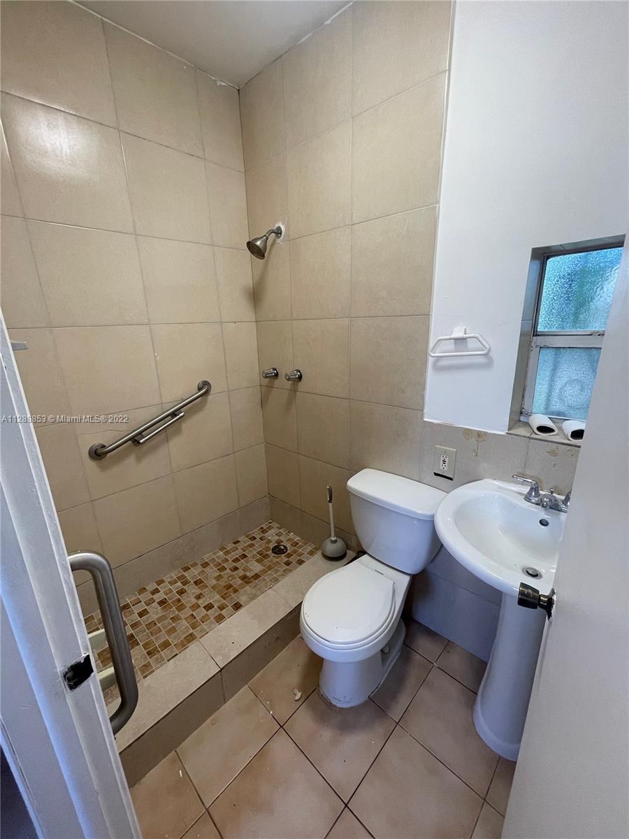 453 SW 19th Rd Rear, Miami FL 33129 photo 4