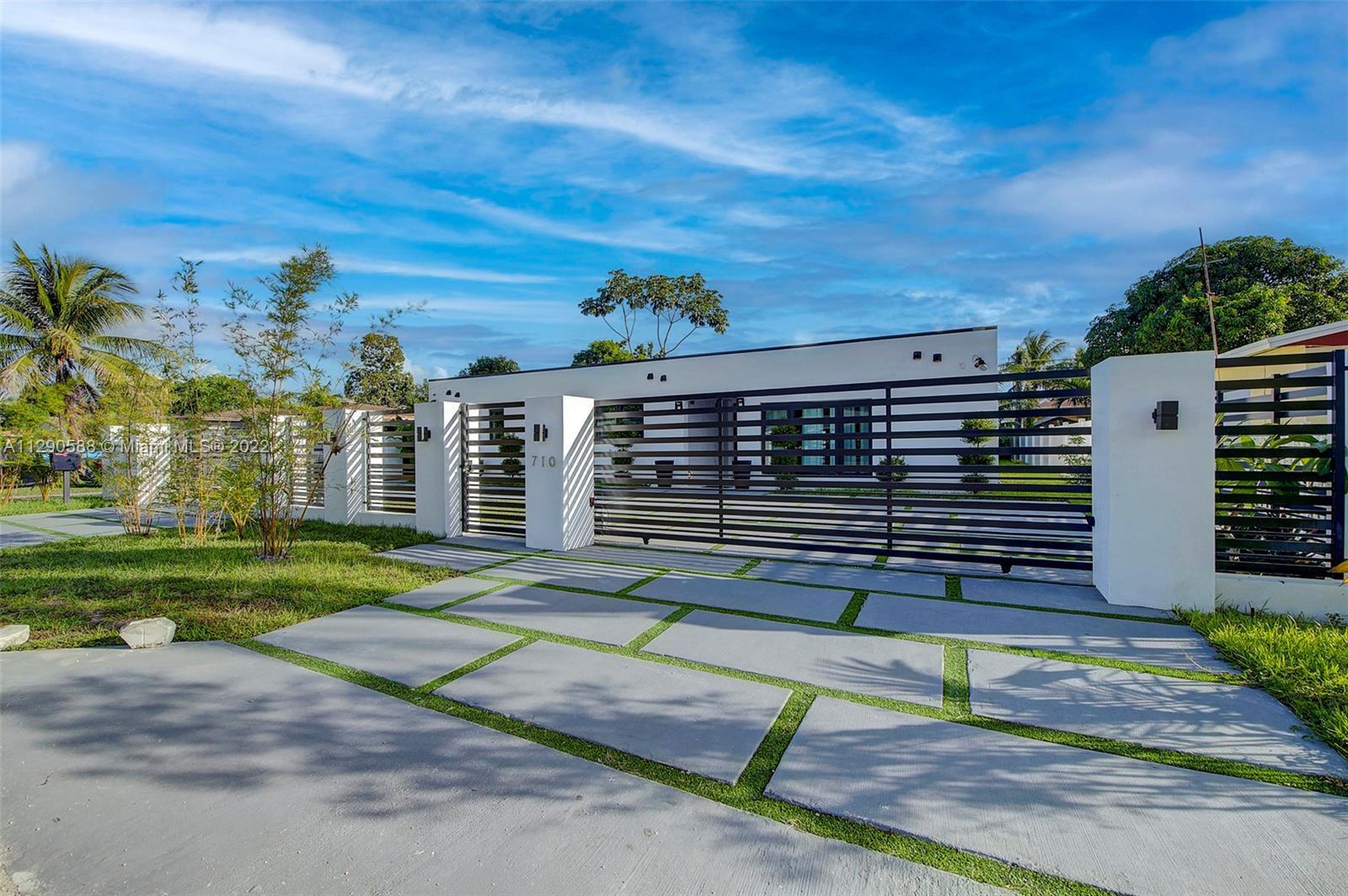 710 NE 160th St, Miami FL 33162 photo 2