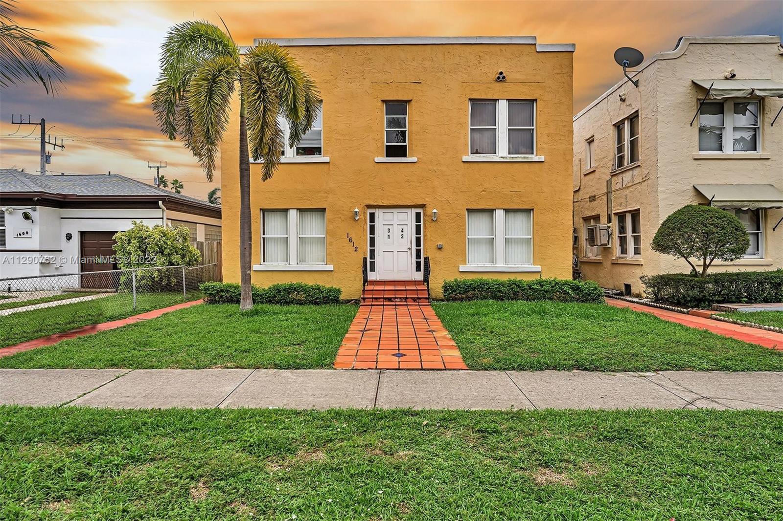 1612 Harrison St, Hollywood FL 33020 photo 2