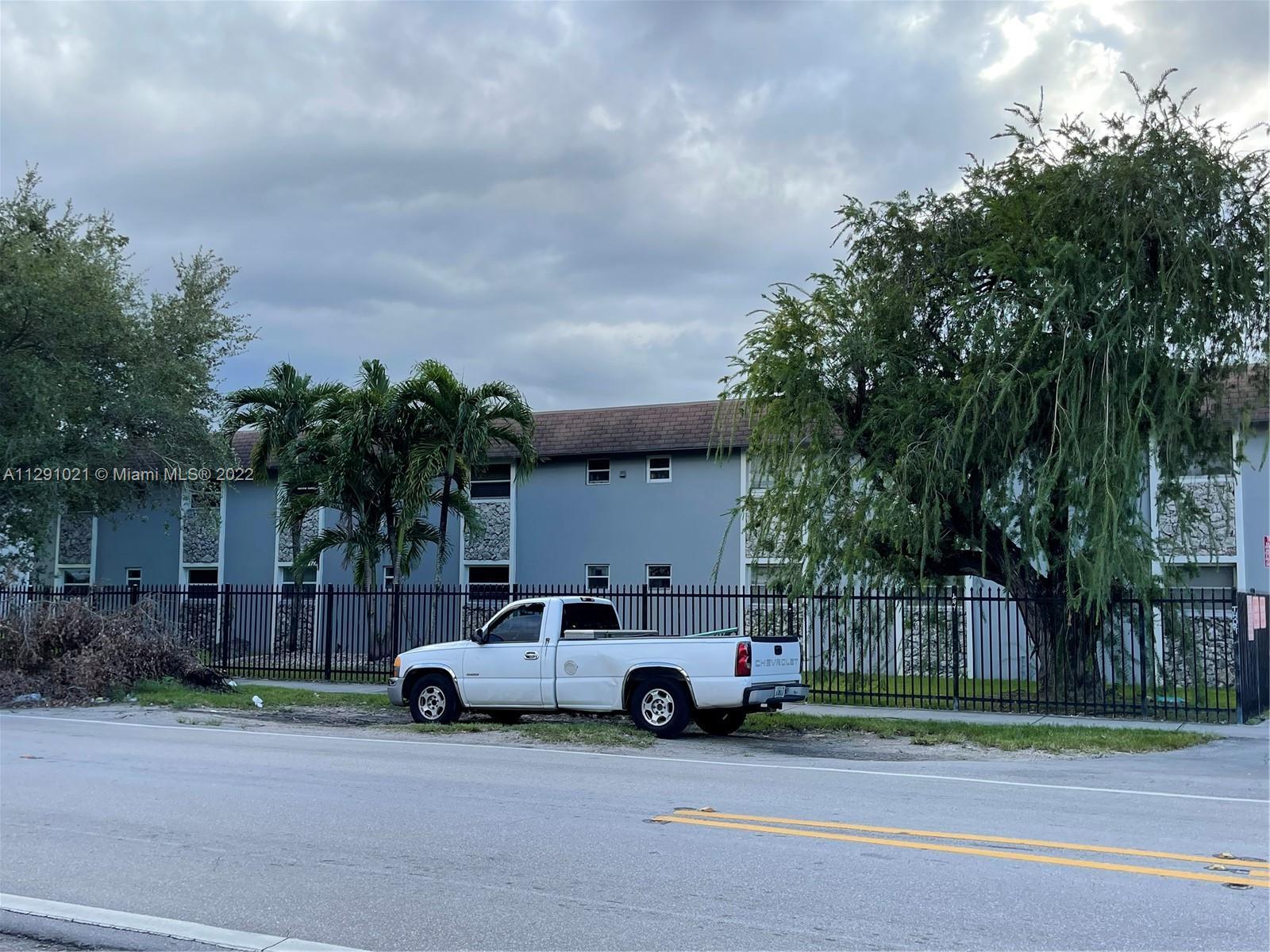 4250 SW 67th Ave # 9, Miami FL 33155 photo 2
