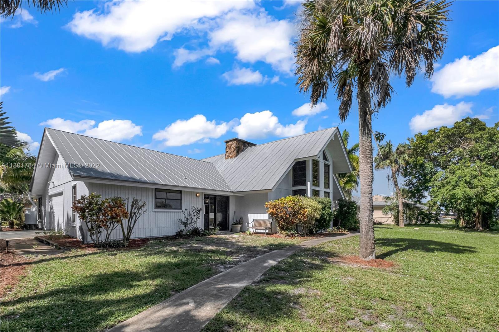 8405 S Indian River Dr, Fort Pierce FL 34982 photo 2