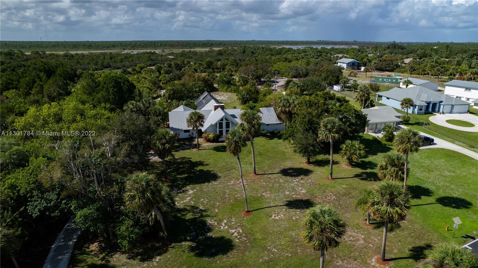 8405 S Indian River Dr, Fort Pierce FL 34982 photo 4