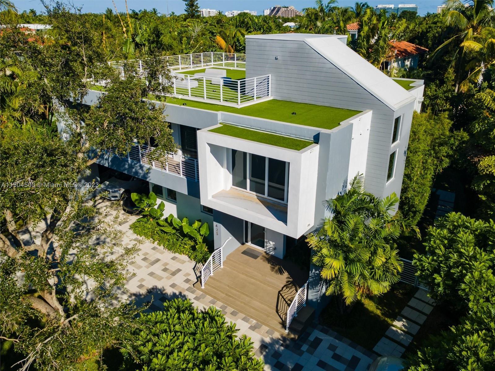 425 Harbor Dr, Key Biscayne FL 33149 photo 2