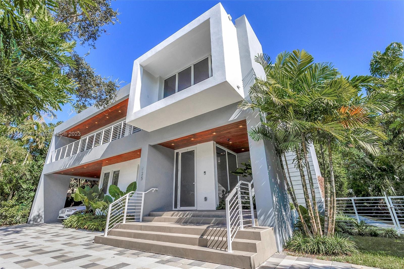 425 Harbor Dr, Key Biscayne FL 33149