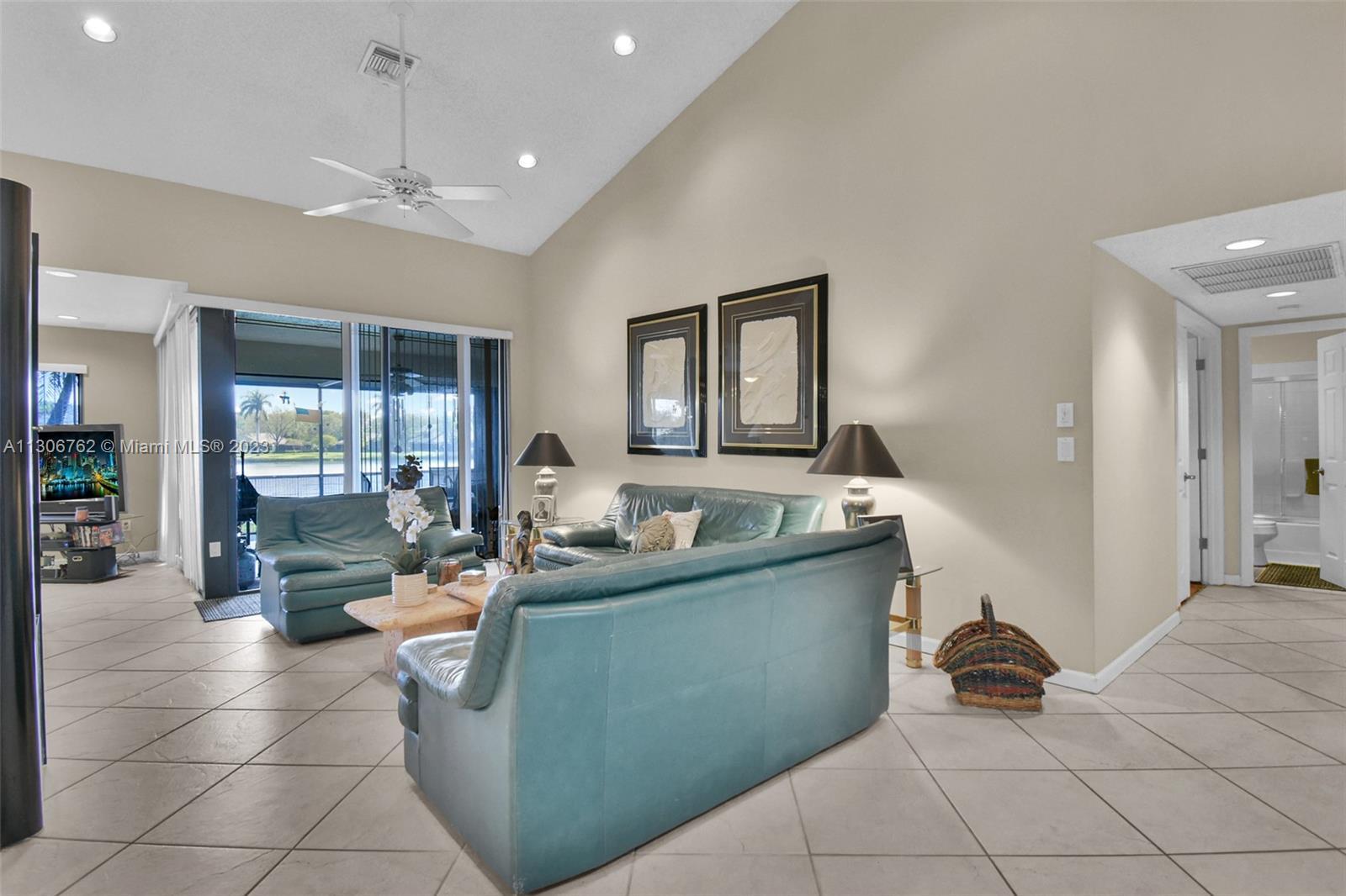 360 NW 97th Ave # 360, Plantation FL 33324 photo 3