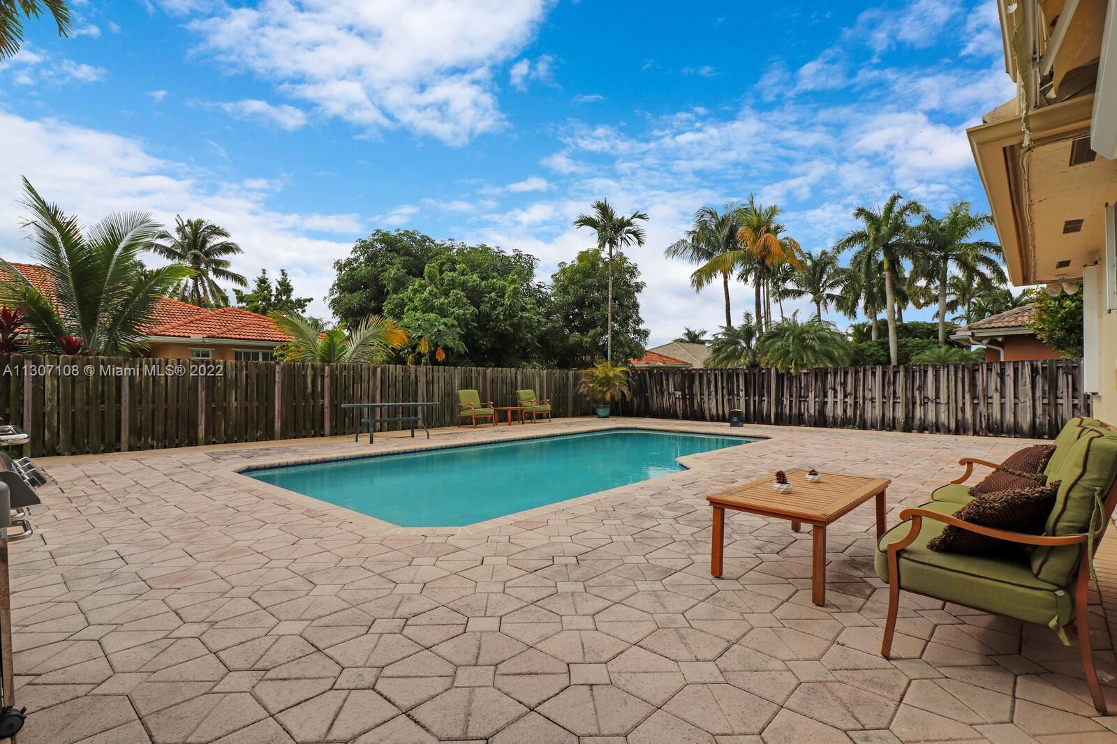 12430 SW 75th St, Miami FL 33183 photo 2