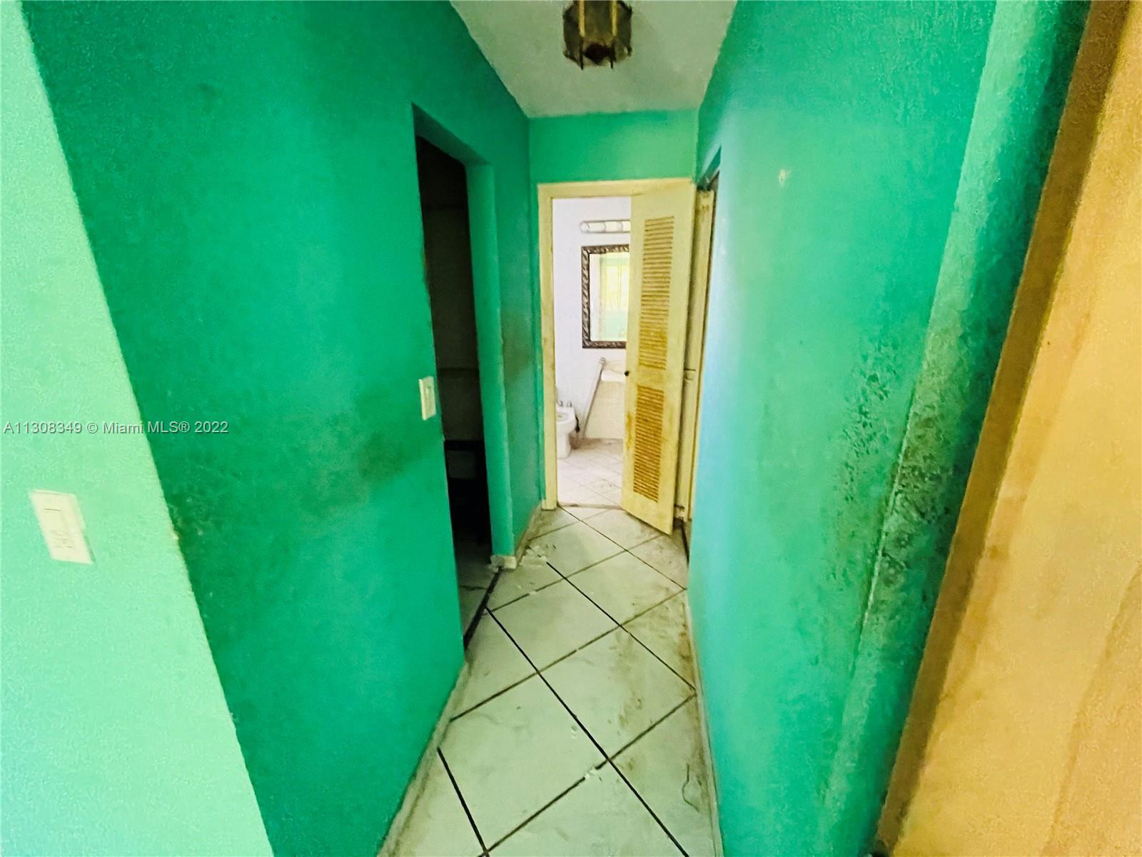 21820 SW 98th Pl, Cutler Bay FL 33190 photo 4