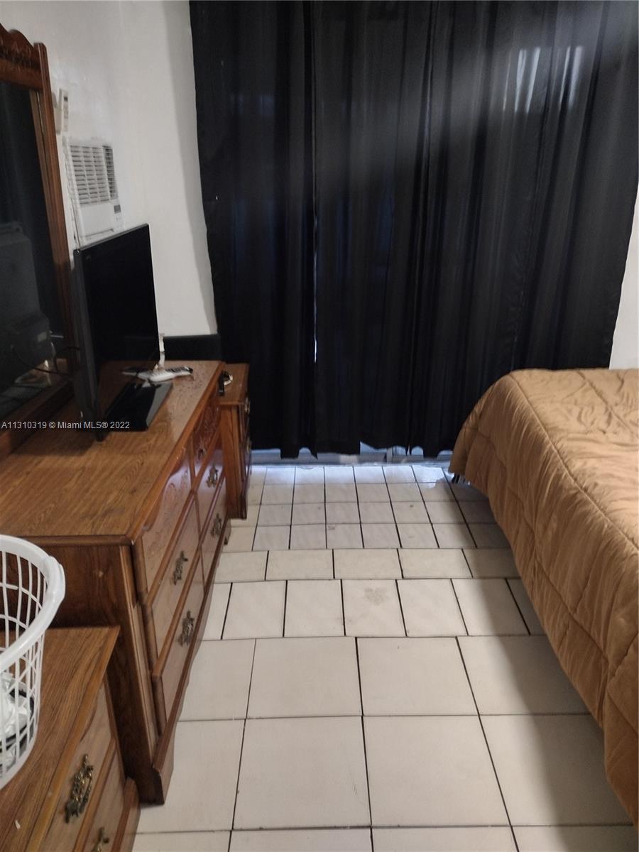 2240 NW 98th St, Miami FL 33147 photo 3
