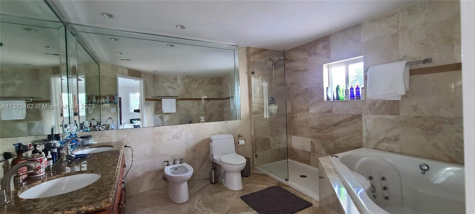 290 NW 125th Ave, Miami FL 33182 photo 4