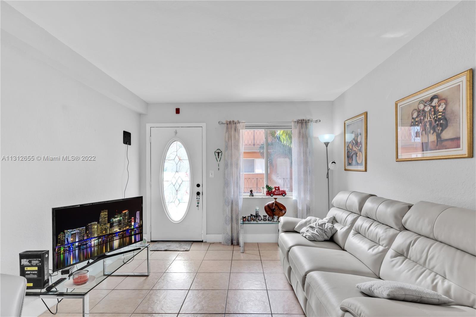2330 NW 11th St # 19, Miami FL 33125 photo 3