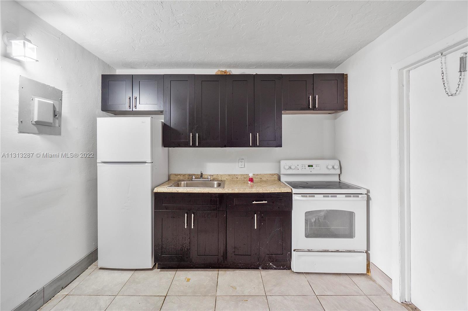 332 SW 3rd St # 15, Belle Glade FL 33430 photo 4