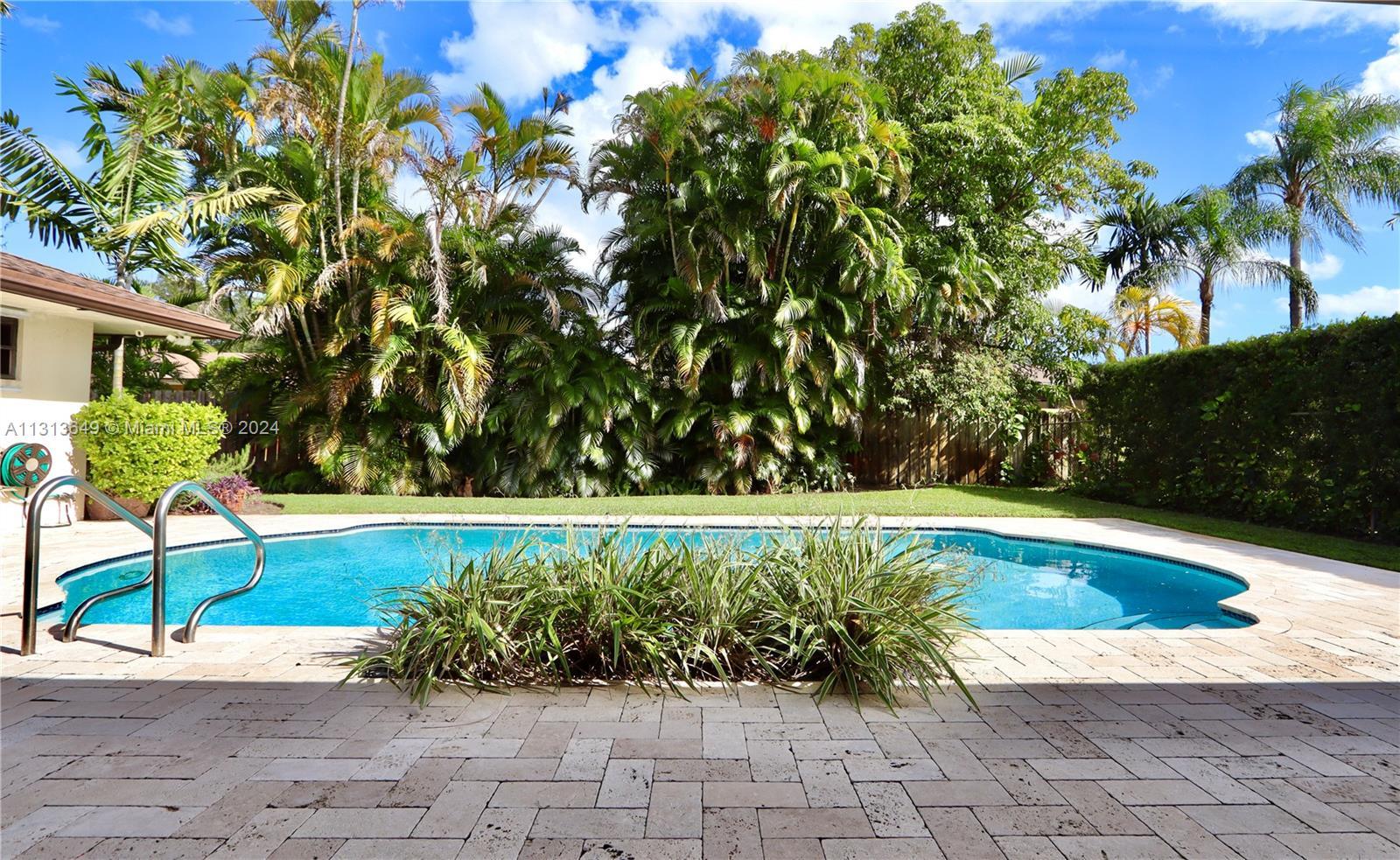 21311 NE 23rd Ave, Miami FL 33180 photo 4