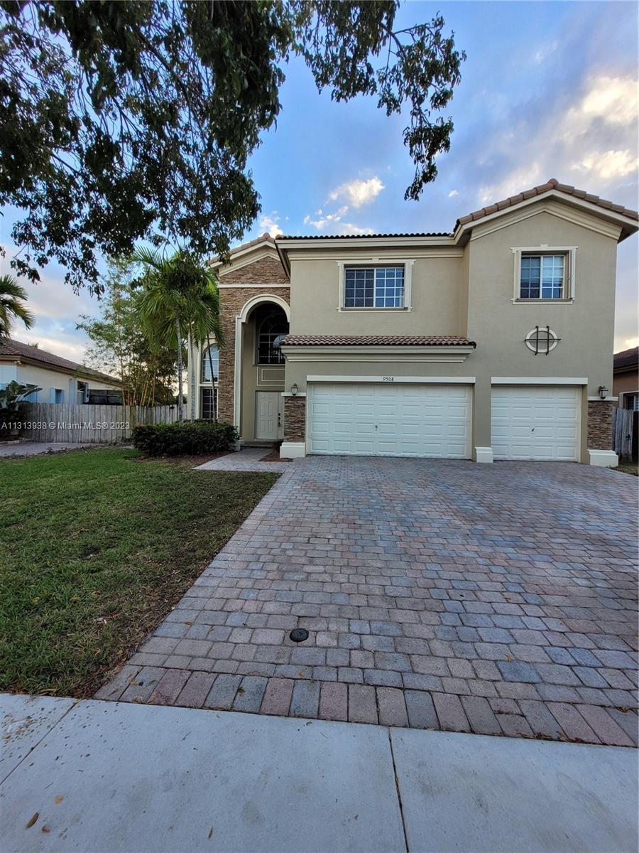 9508 SW 221st Ln, Cutler Bay FL 33190 photo 2