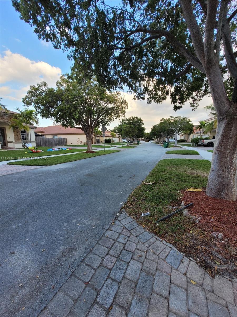 9508 SW 221st Ln, Cutler Bay FL 33190 photo 3