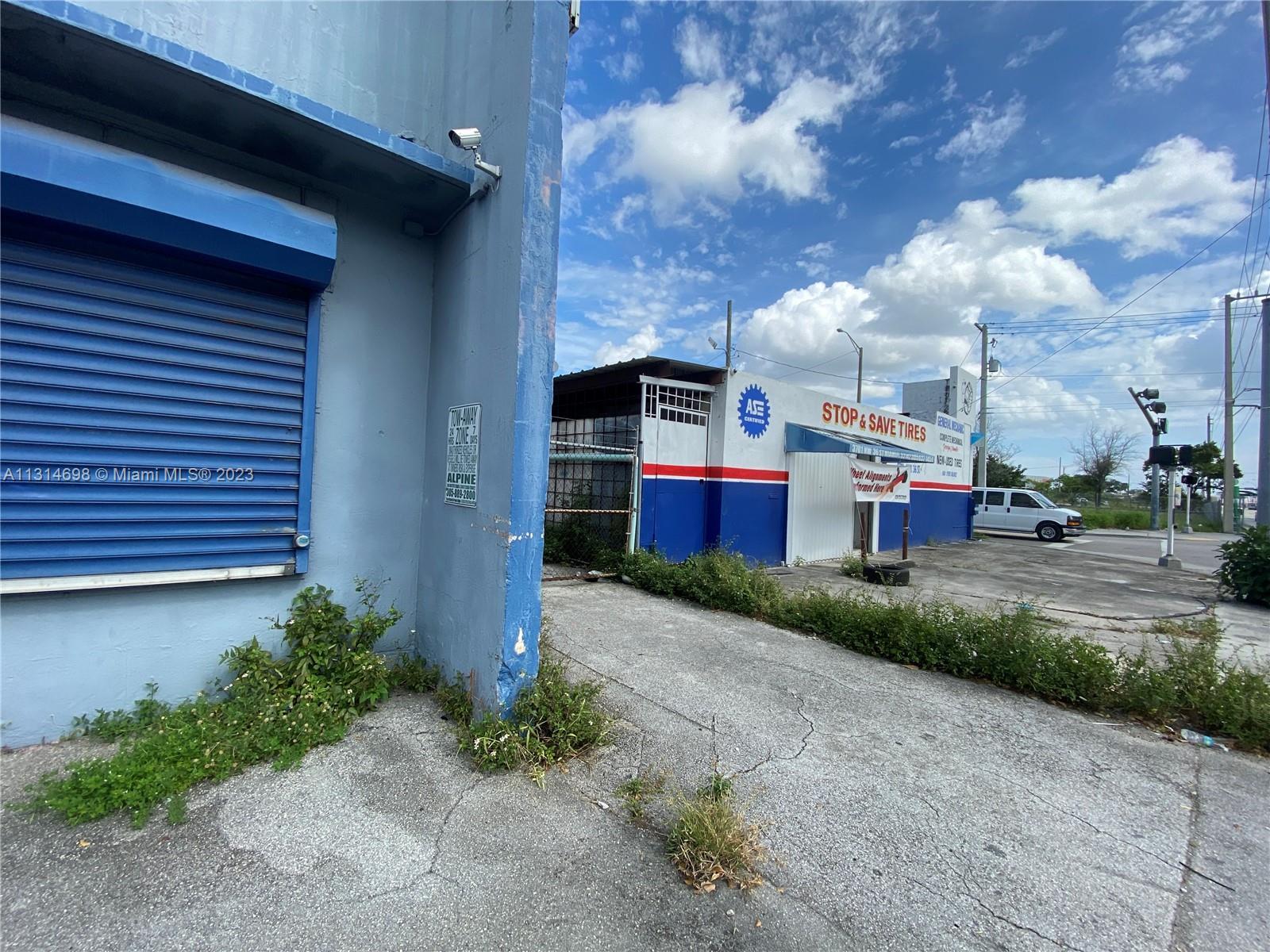 3701 NW 36th St, Miami FL 33142 photo 4