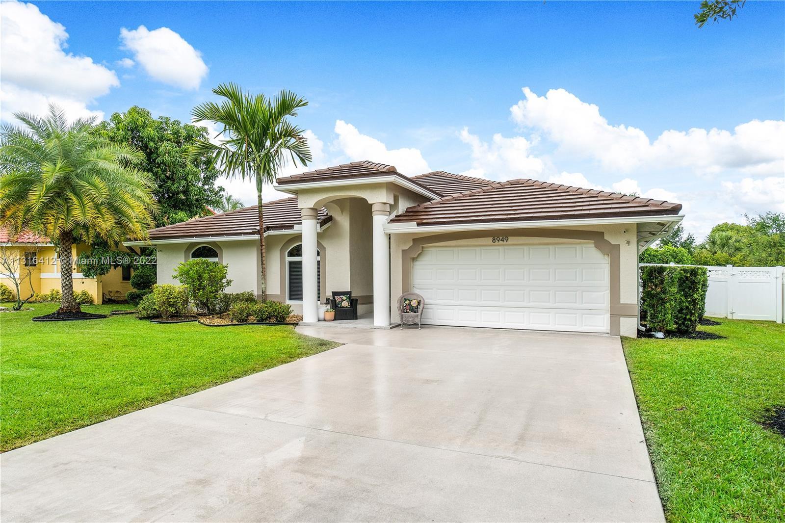 8949 NW 45th Ct, Coral Springs FL 33065 photo 2