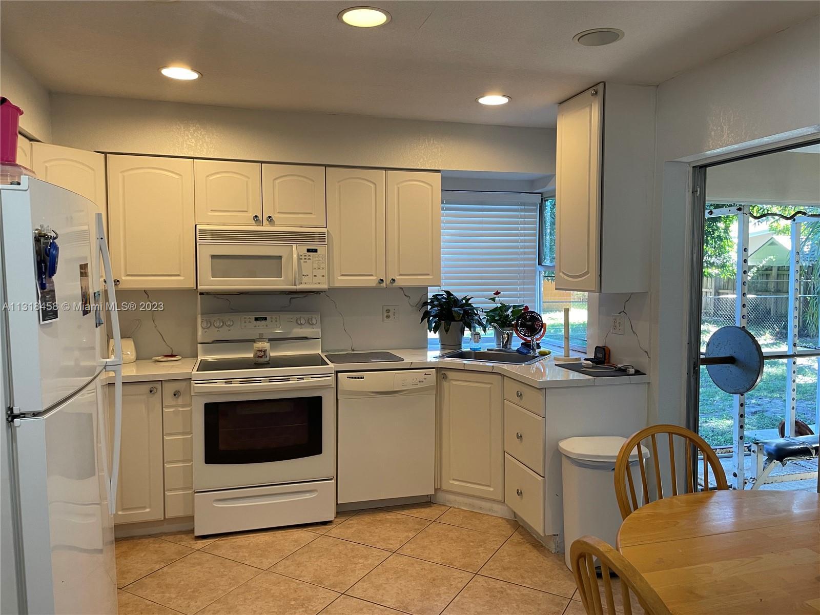 164 NW 79th Ter, Margate FL 33063 photo 5