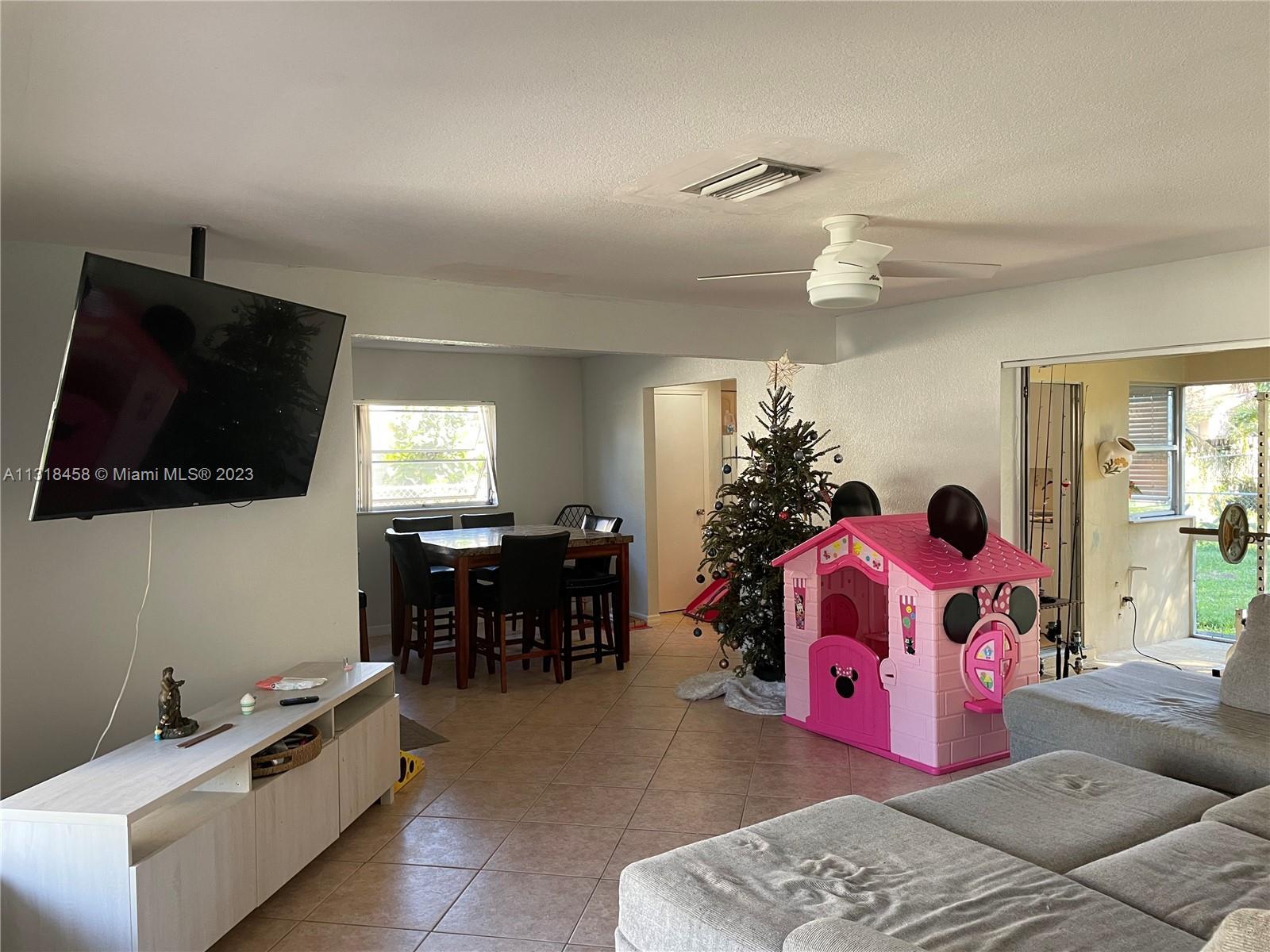 164 NW 79th Ter, Margate FL 33063 photo 4