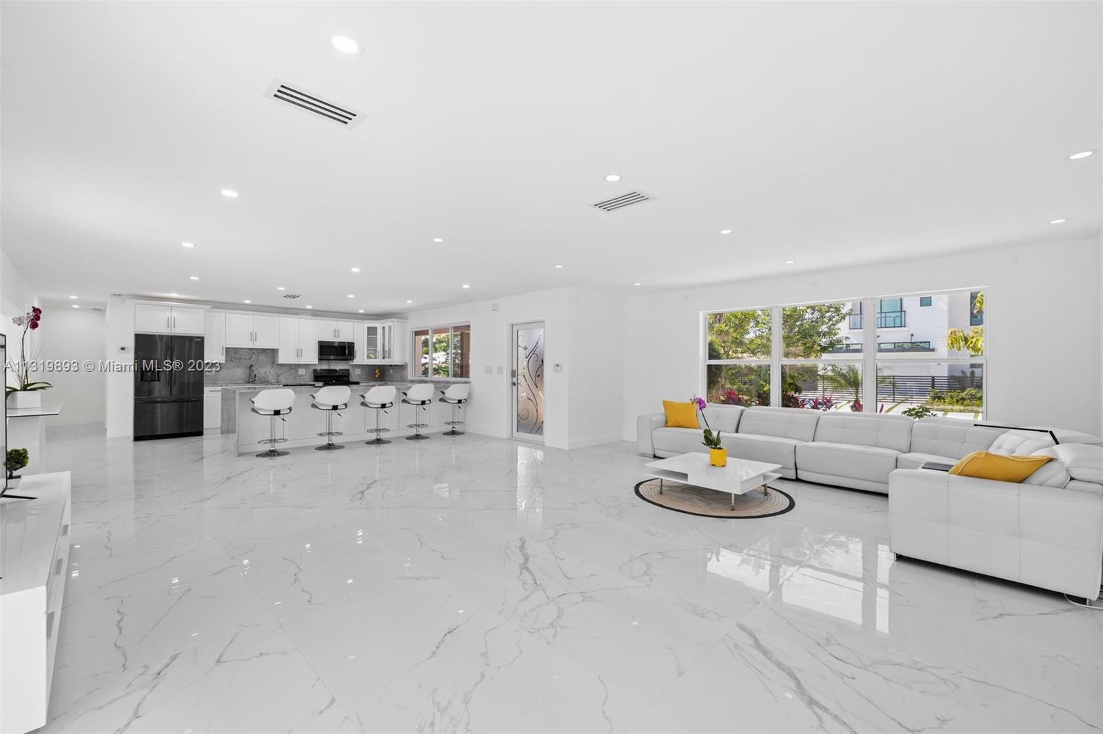 2816 NE 35th St, Fort Lauderdale FL 33306 photo 2