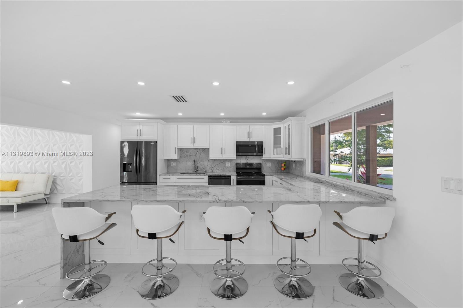 2816 NE 35th St, Fort Lauderdale FL 33306 photo 3