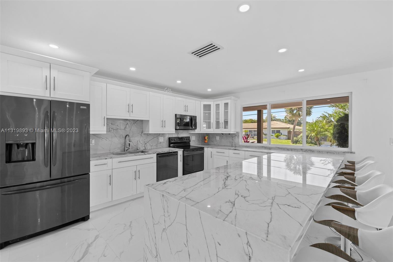 2816 NE 35th St, Fort Lauderdale FL 33306 photo 4