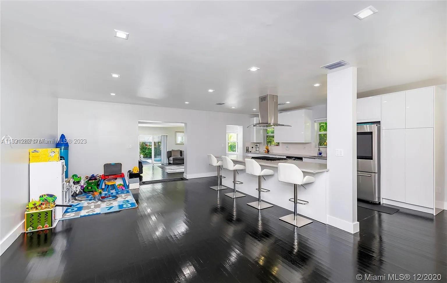 1644 Washington St # 0, Hollywood FL 33020 photo 2