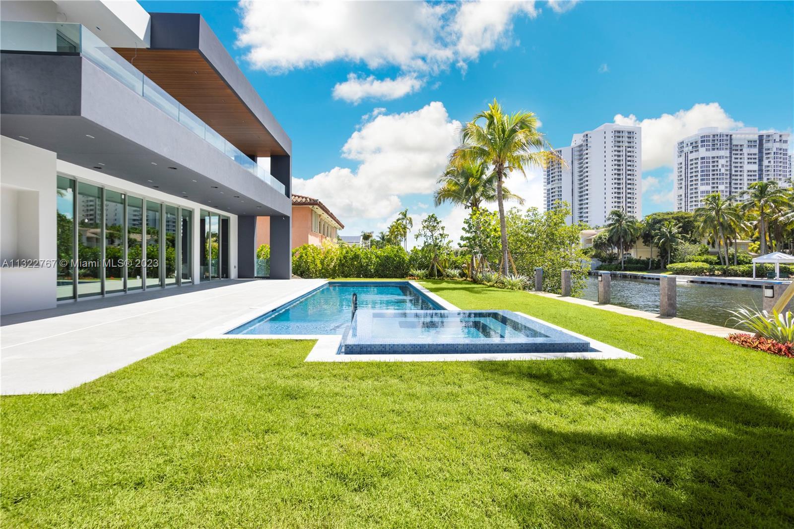 391 Holiday Dr, Hallandale Beach FL 33009 photo 5