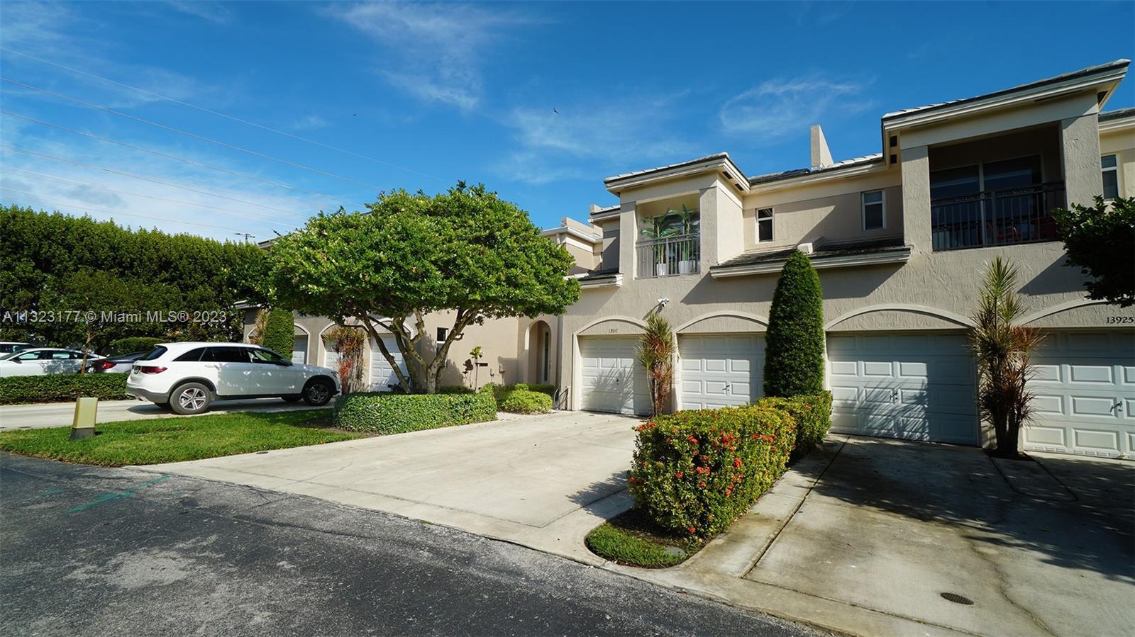 13917 SW 86th Ct, Palmetto Bay FL 33158 photo 2