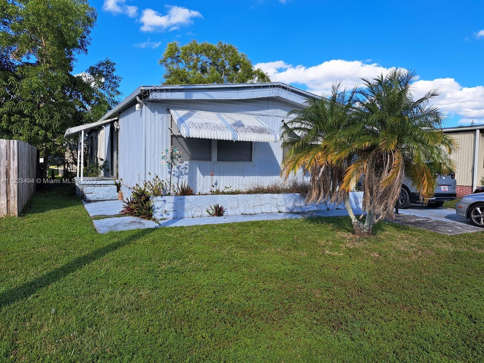 21731 NW 7th Ct, Pembroke Pines FL 33029 photo 2