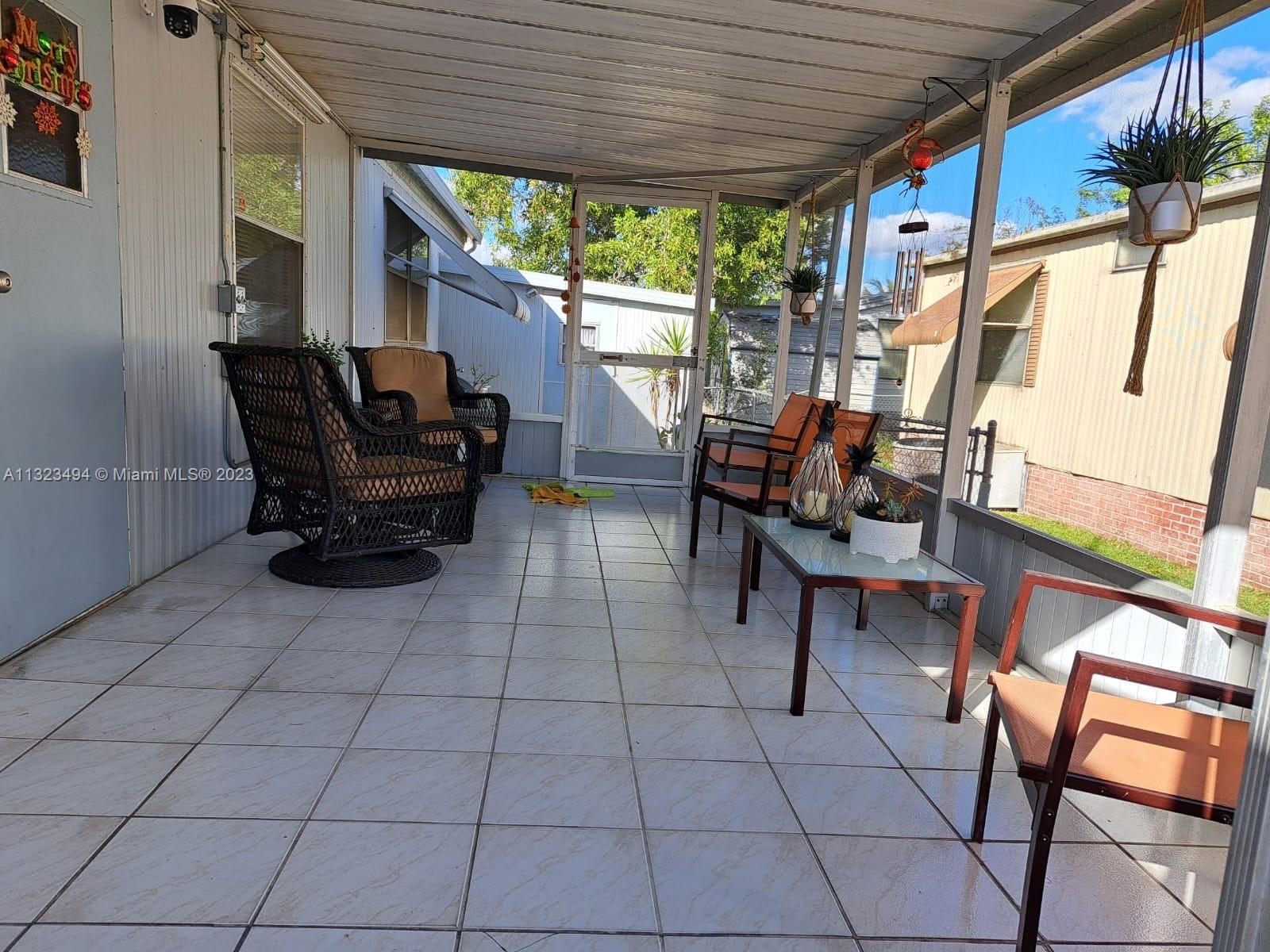 21731 NW 7th Ct, Pembroke Pines FL 33029 photo 3