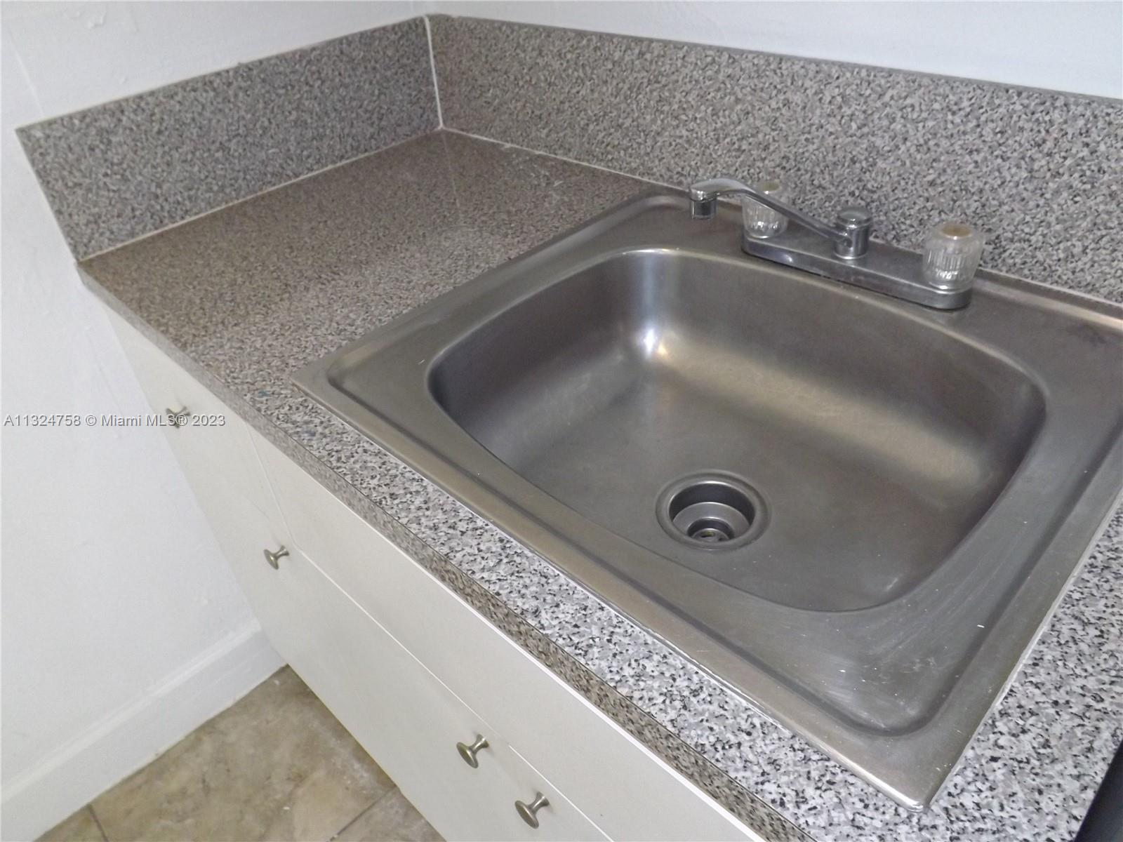 225 NW 16th St # 3, Miami FL 33136 photo 2