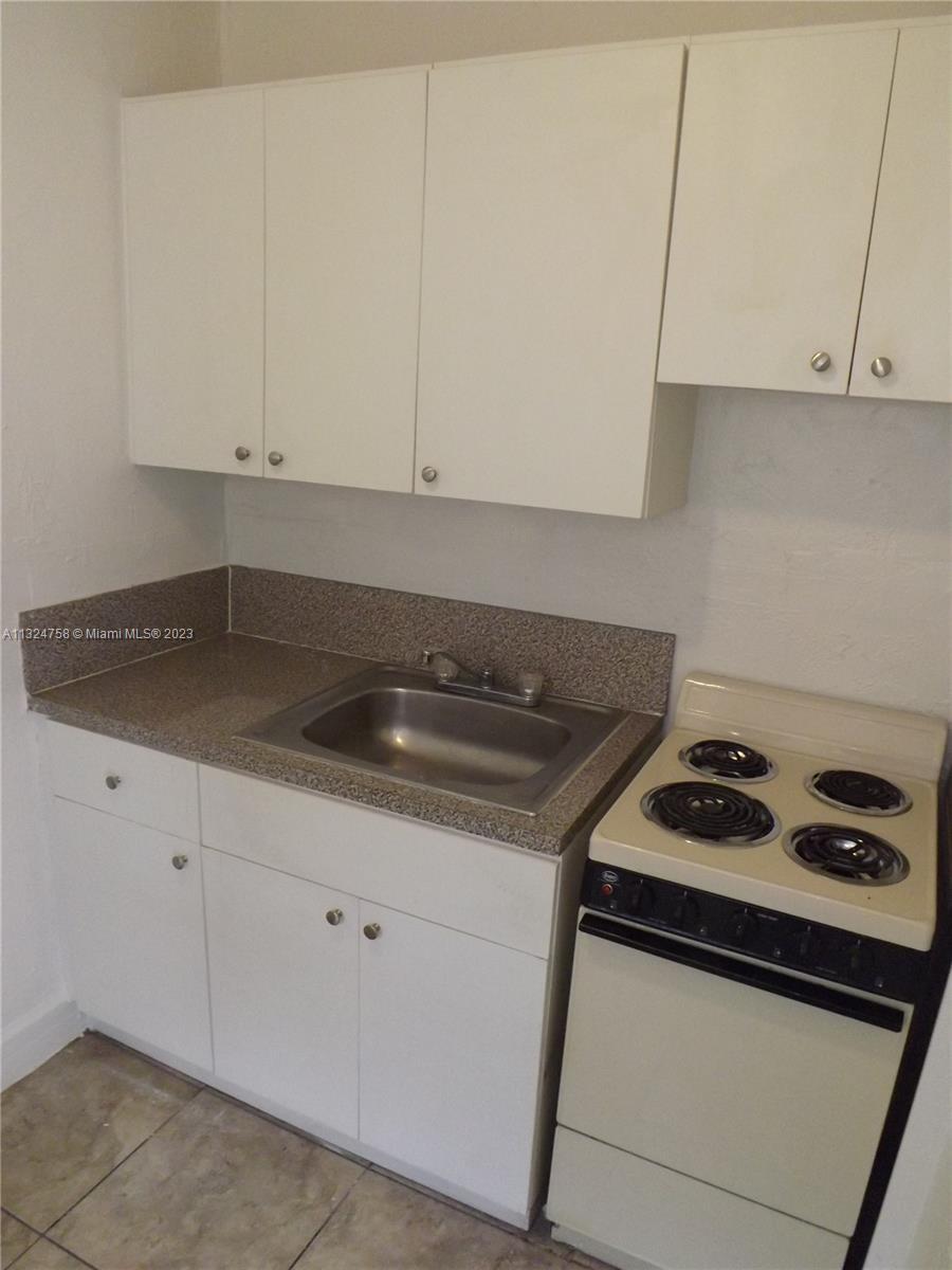 225 NW 16th St # 3, Miami FL 33136