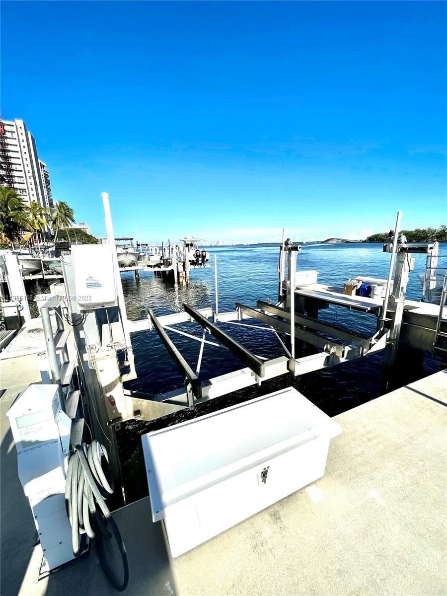 150 SE 25 RD, Miami FL 33129