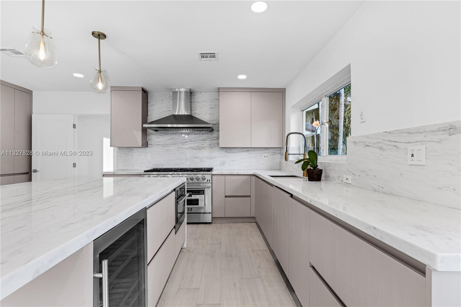 515 NE 115th St, Biscayne Park FL 33161