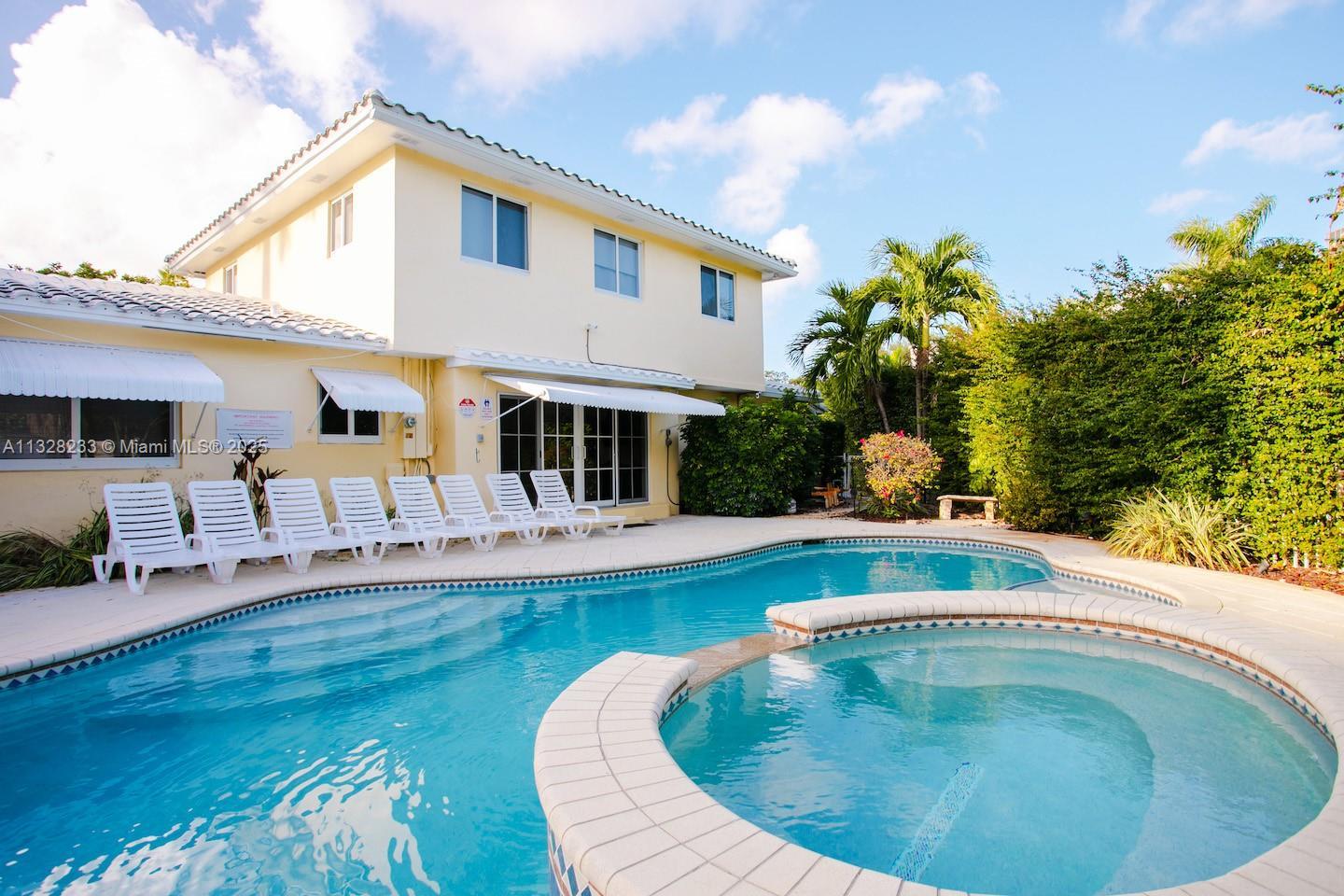 809 S 17th Ave, Hollywood FL 33020 photo 2