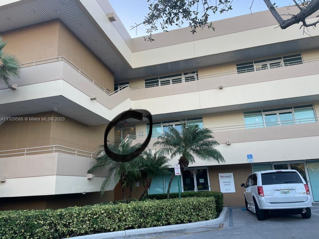 1625 N Commerce Pkwy, Weston FL 33326 photo 2