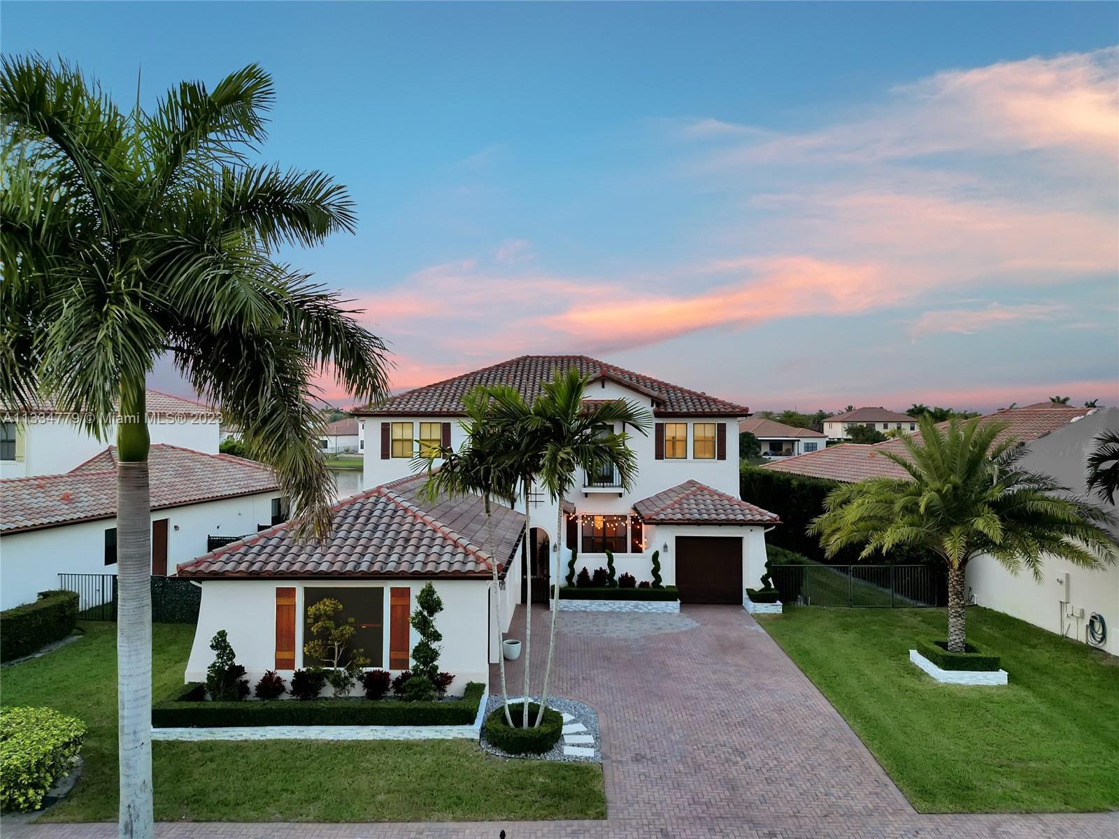 8297 NW 28 St, Cooper City FL 33024 photo 2