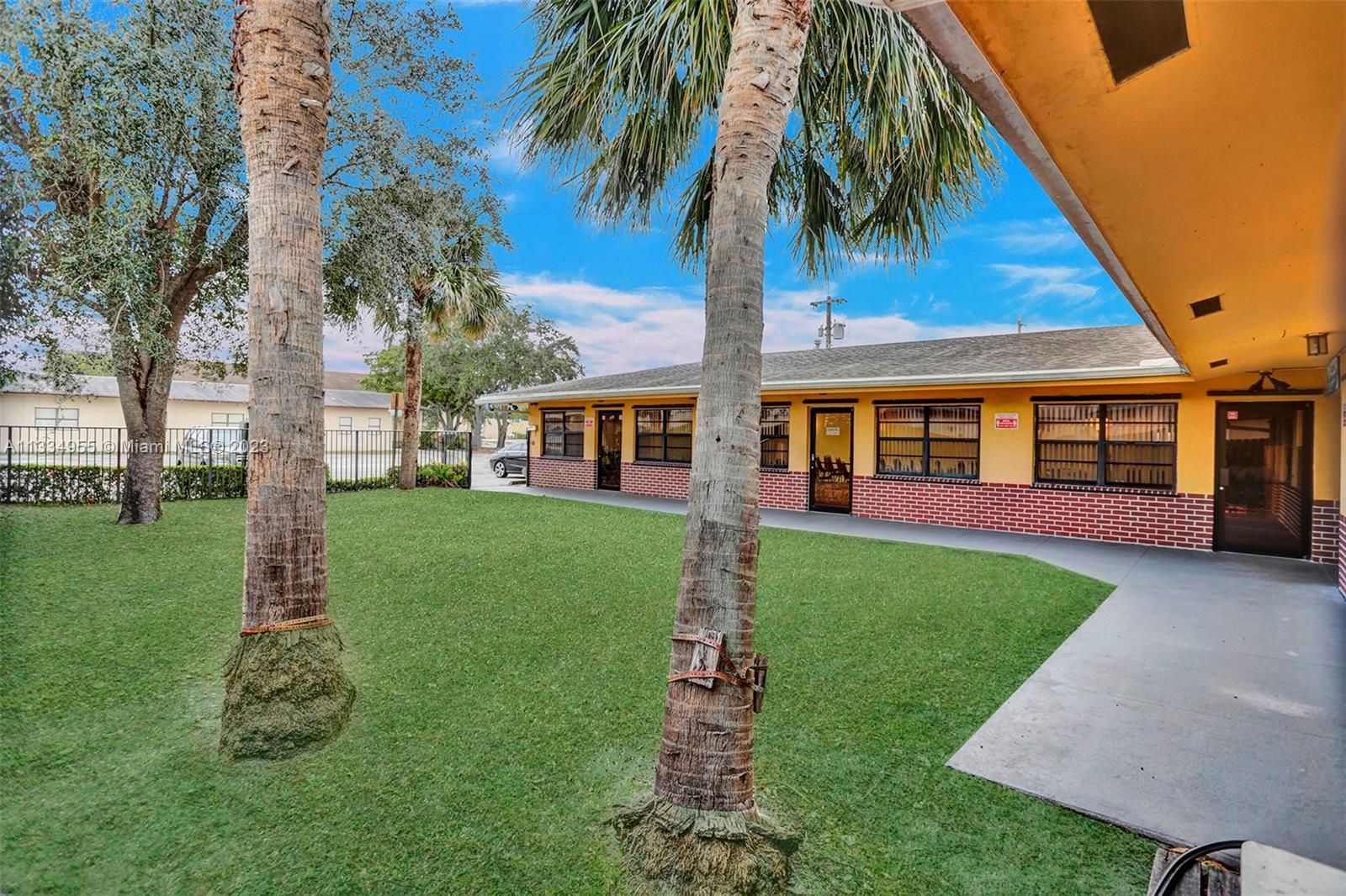 1731 Alcazar Dr, Miramar FL 33023 photo 4