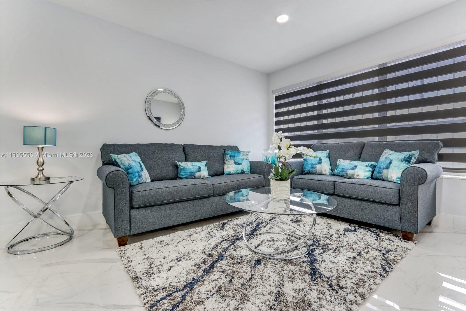 980 W 45th Pl, Hialeah FL 33012 photo 2