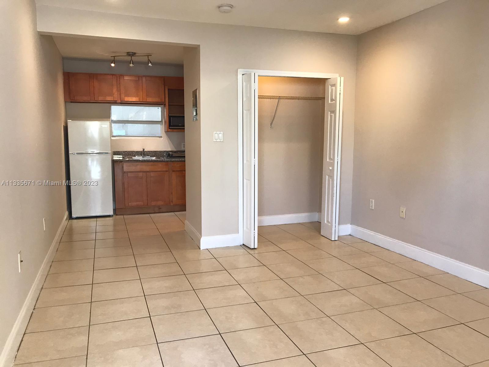 223 NW 12th St # 17, Miami FL 33136