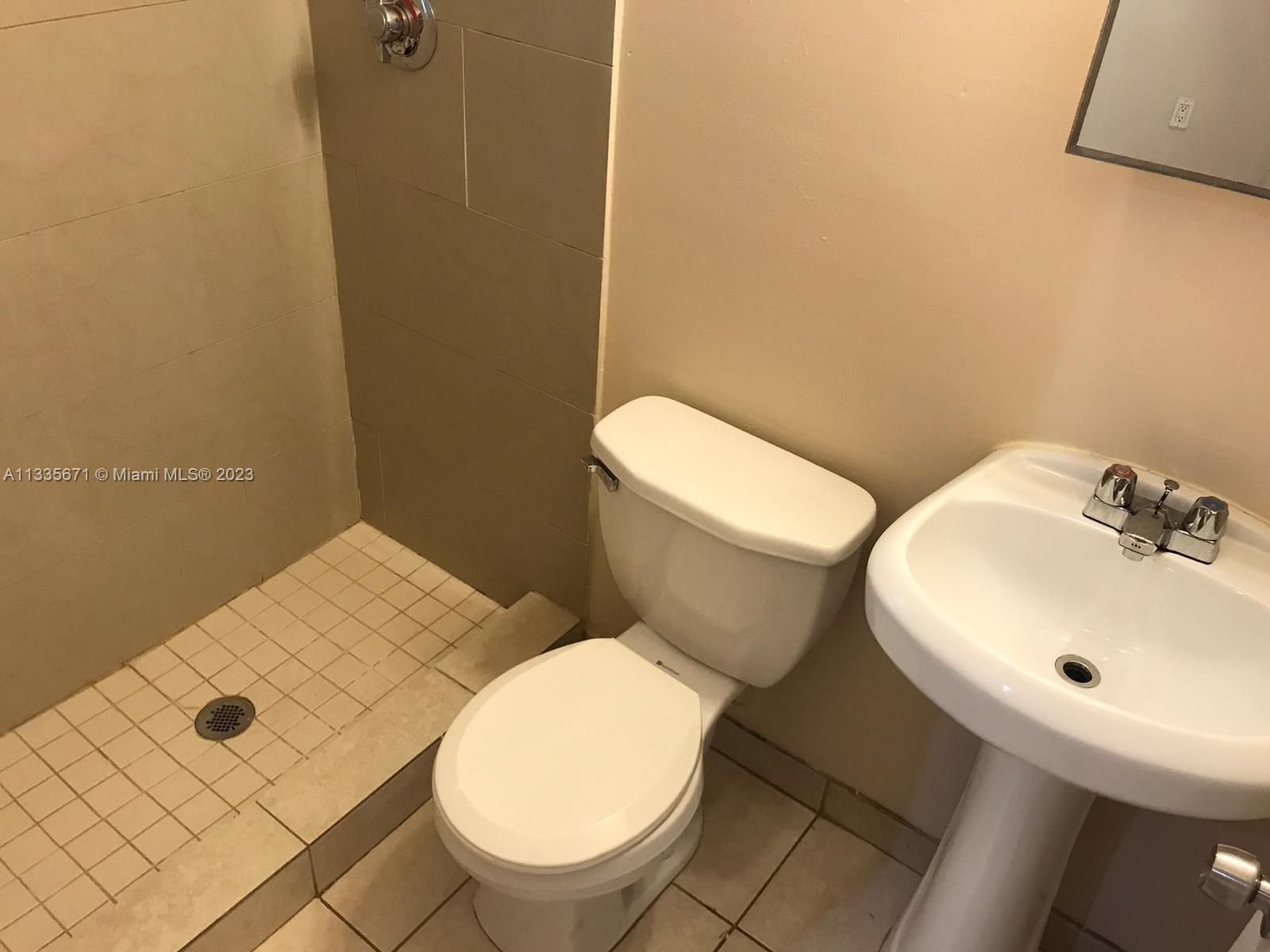 223 NW 12th St # 17, Miami FL 33136 photo 5