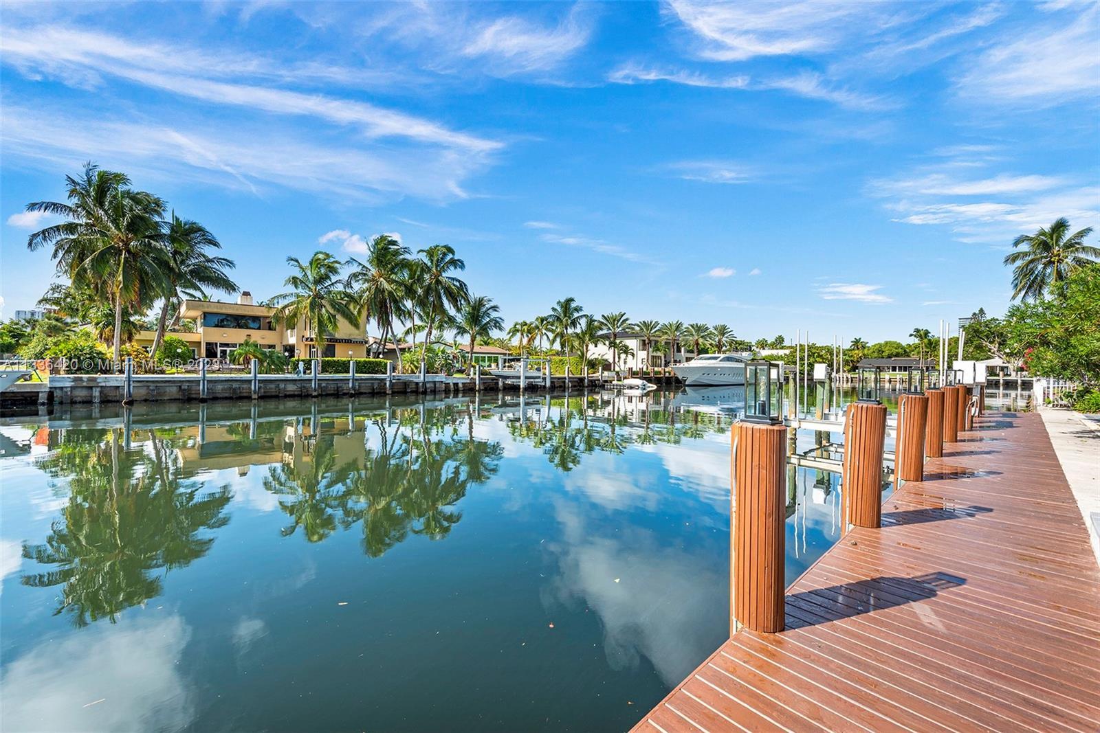 461 Poinciana Dr, Hallandale Beach FL 33009 photo 4